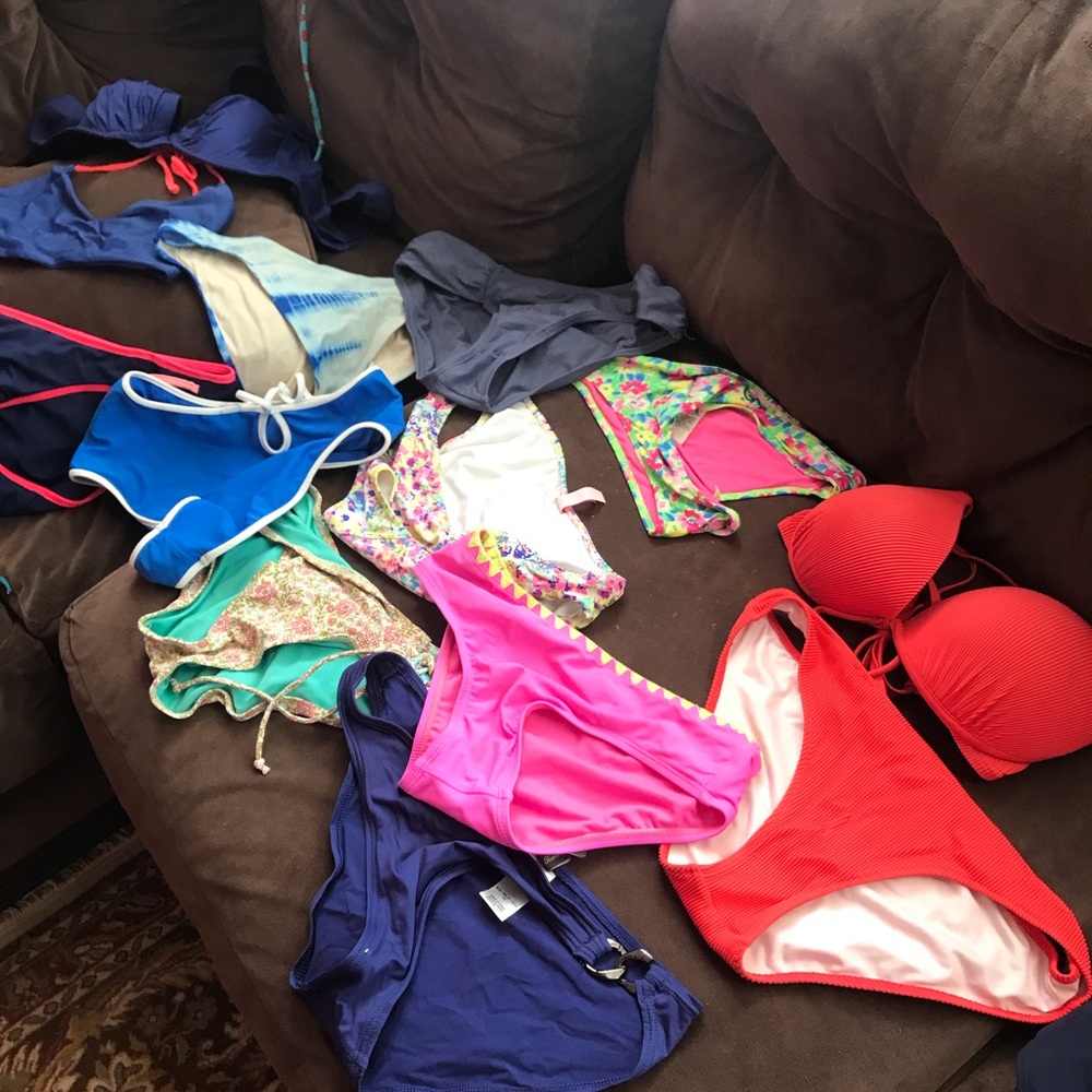 Bathing suits - Picture 5 of 11